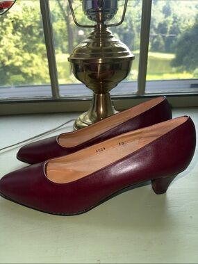 Eitenne Aigner Classic Women's Burgundy Leather Pumps